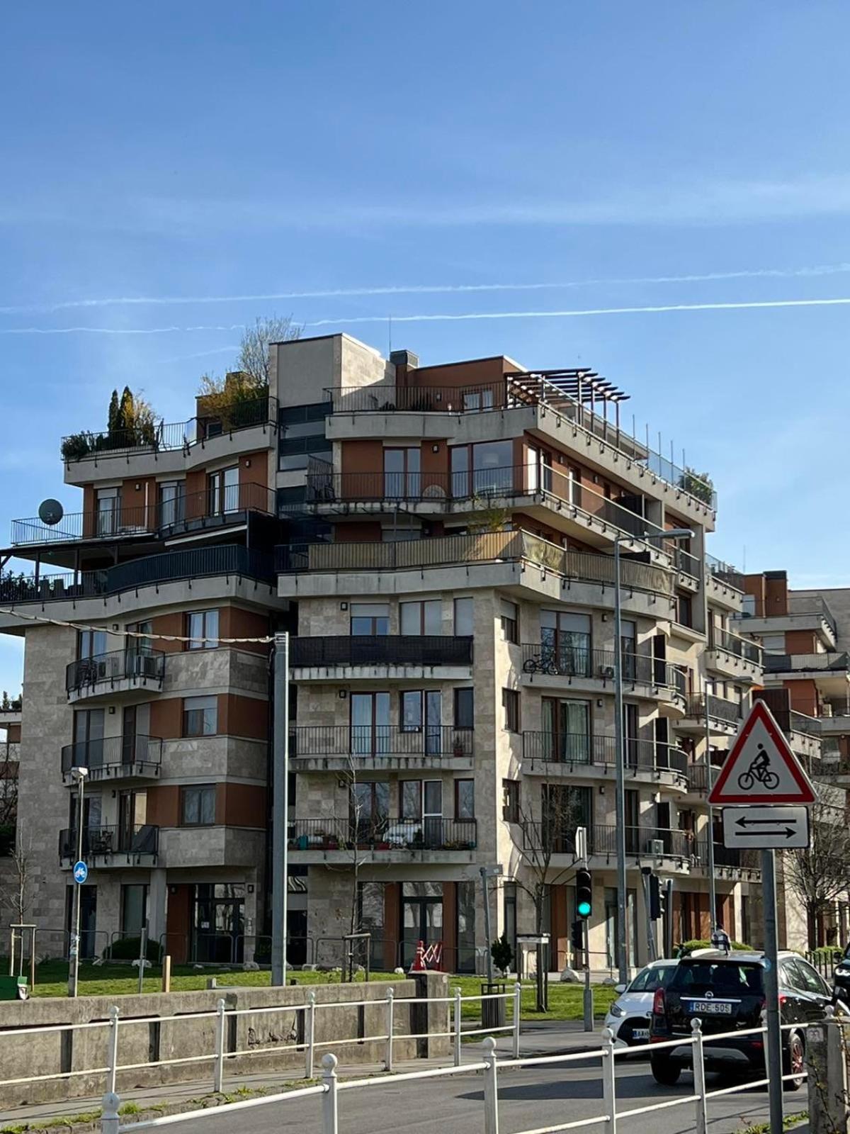 Lux Cordia Apartment With Free Parking Budapest Exteriör bild